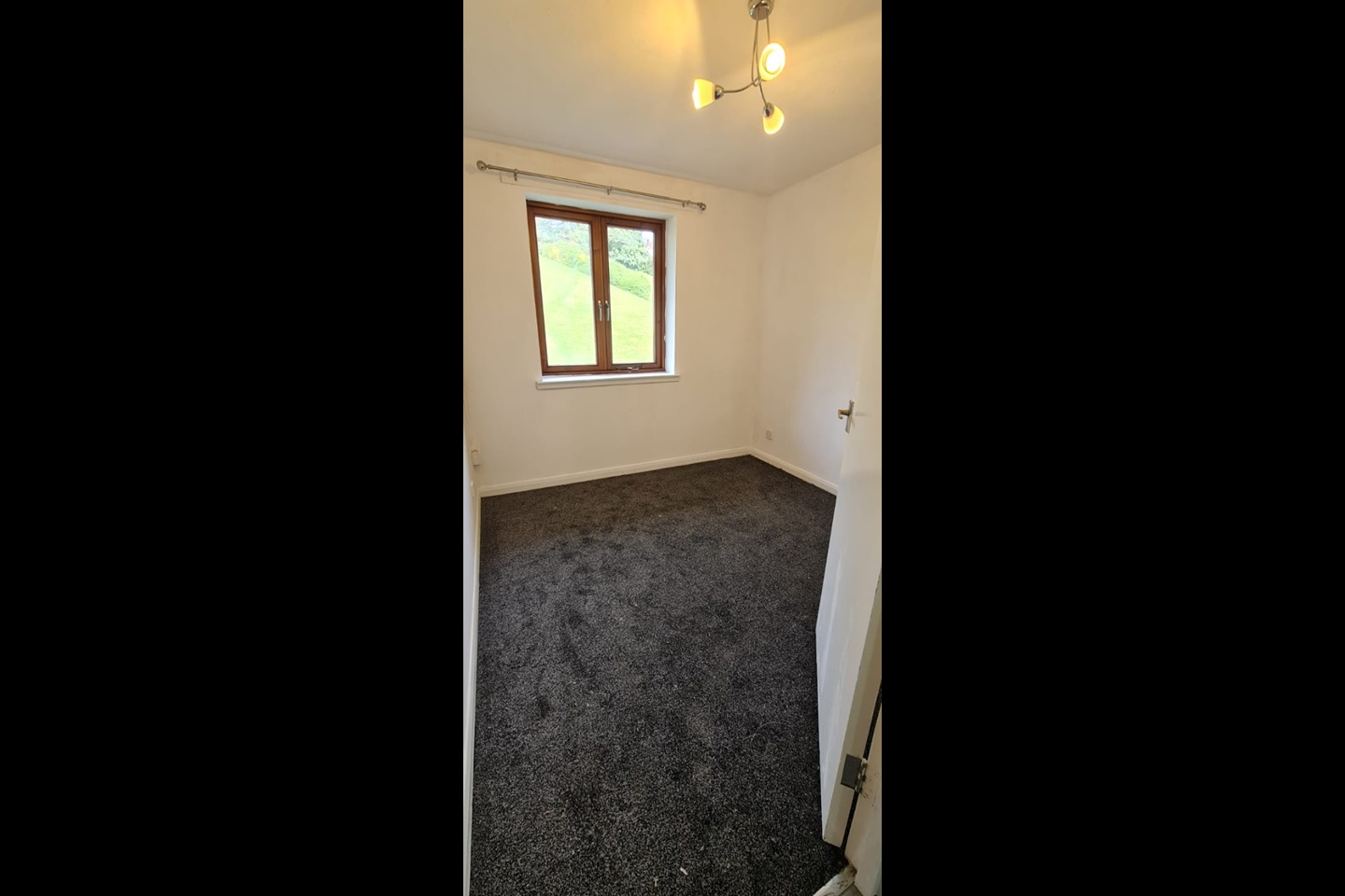Reading - 2 Bed Flat, Tippett Rise, RG2 - To Rent Now for £1,350.00 p/m