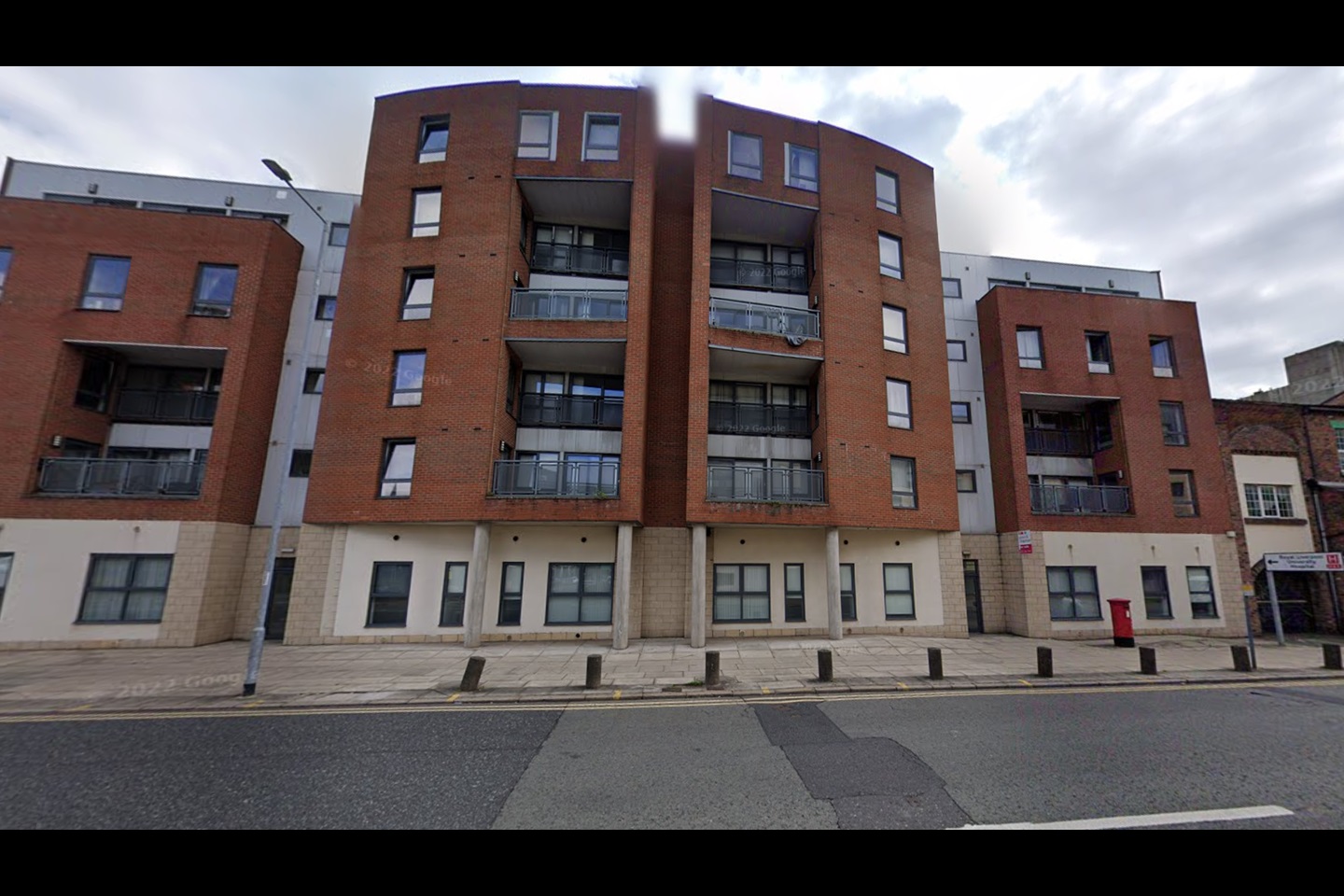 2 Bed Flat, Moss Street, L6