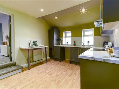 2 Bed Flat, Lee Lane, BL6