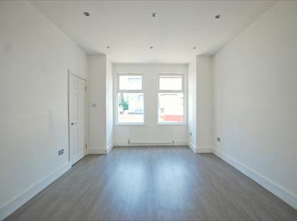 5 Bed Semi-Detached House, Upton Road, CR7