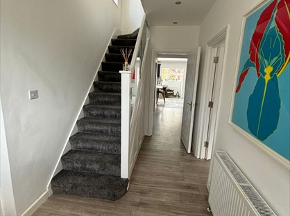 5 Bed Semi-Detached House, Goodhart Way, BR4