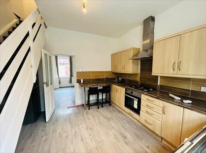 2 Bed Terraced House, Jersey Street, OL6
