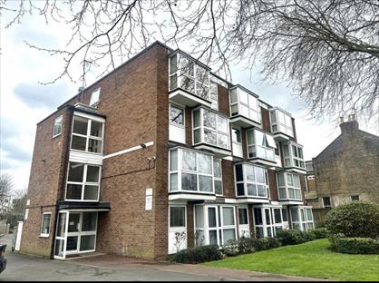 2 Bed Flat, Heath Court, E11