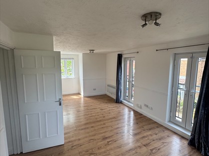 2 Bed Flat, Kristiansand Way, SG6