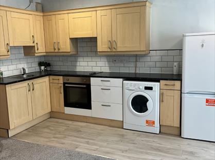 2 Bed Flat, High Street, WV11