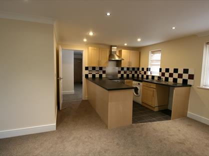 2 Bed Flat, Weetmans Drive, CO4