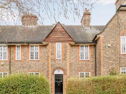 6 Bed Terraced House, Winscombe Crescent, W5