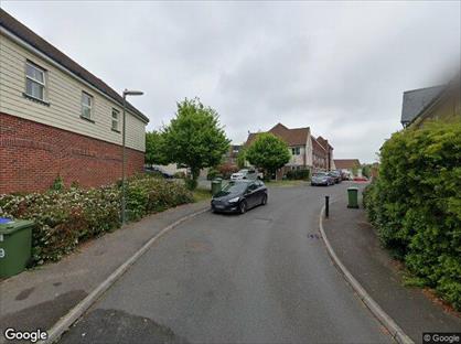 1 Bed Flat, Harwood Close, RH20