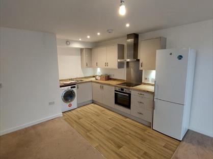Studio Flat, Churchfield House, KT12