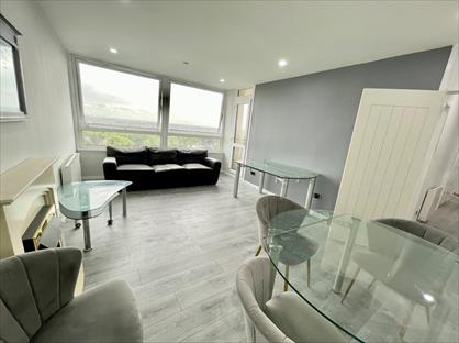 3 Bed Flat, Warwick Crest, B15