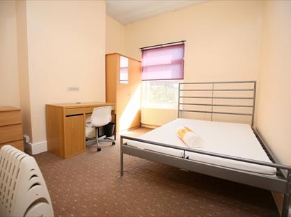 3 Bed Terraced House, Colchester Street, CV1