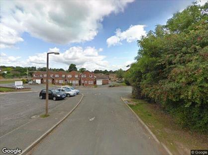 1 Bed Flat, Walnut Park, RH16