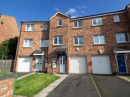 4 Bed Terraced House, Bridges View, NE8