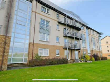 3 Bed Flat, Hamilton Park South, ML3