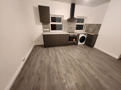 4 Bed Flat, Stockingstone Road, LU2