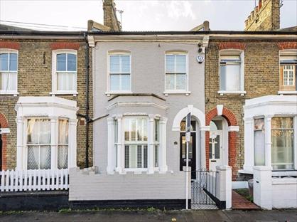 5 Bed Semi-Detached House, Gilstead Road, SW6