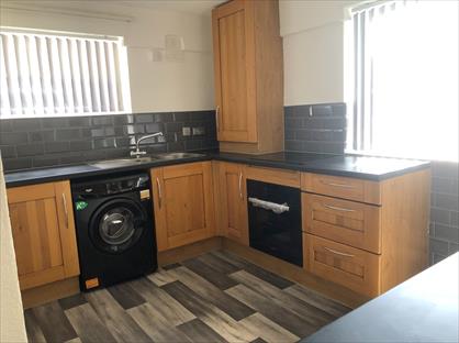 3 Bed Flat, Pike Close, ST16