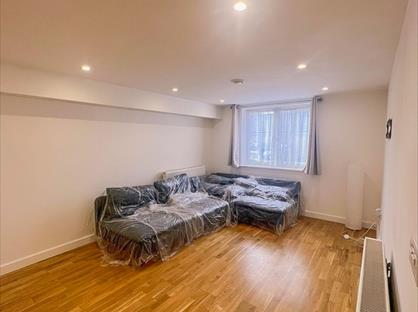 1 Bed Flat, Langley House, TW4