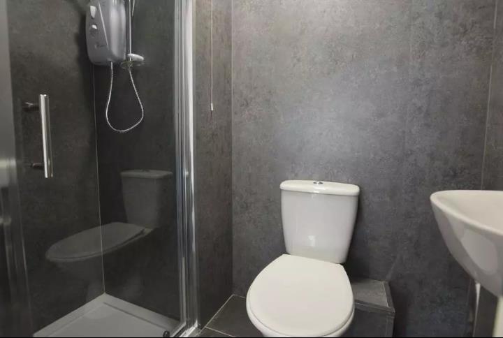 2 Bed Flat, Copland Road, G51 photo 2