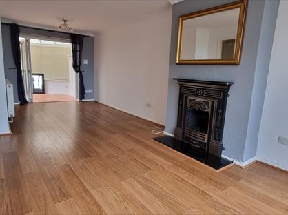 4 Bed Semi-Detached House, Sussex Drive, ME5