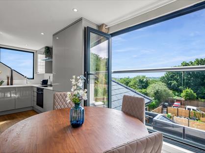 Studio Flat, Alexandra Park Road, N22