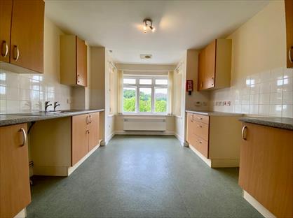 2 Bed Flat, Ley Gardens, SY6