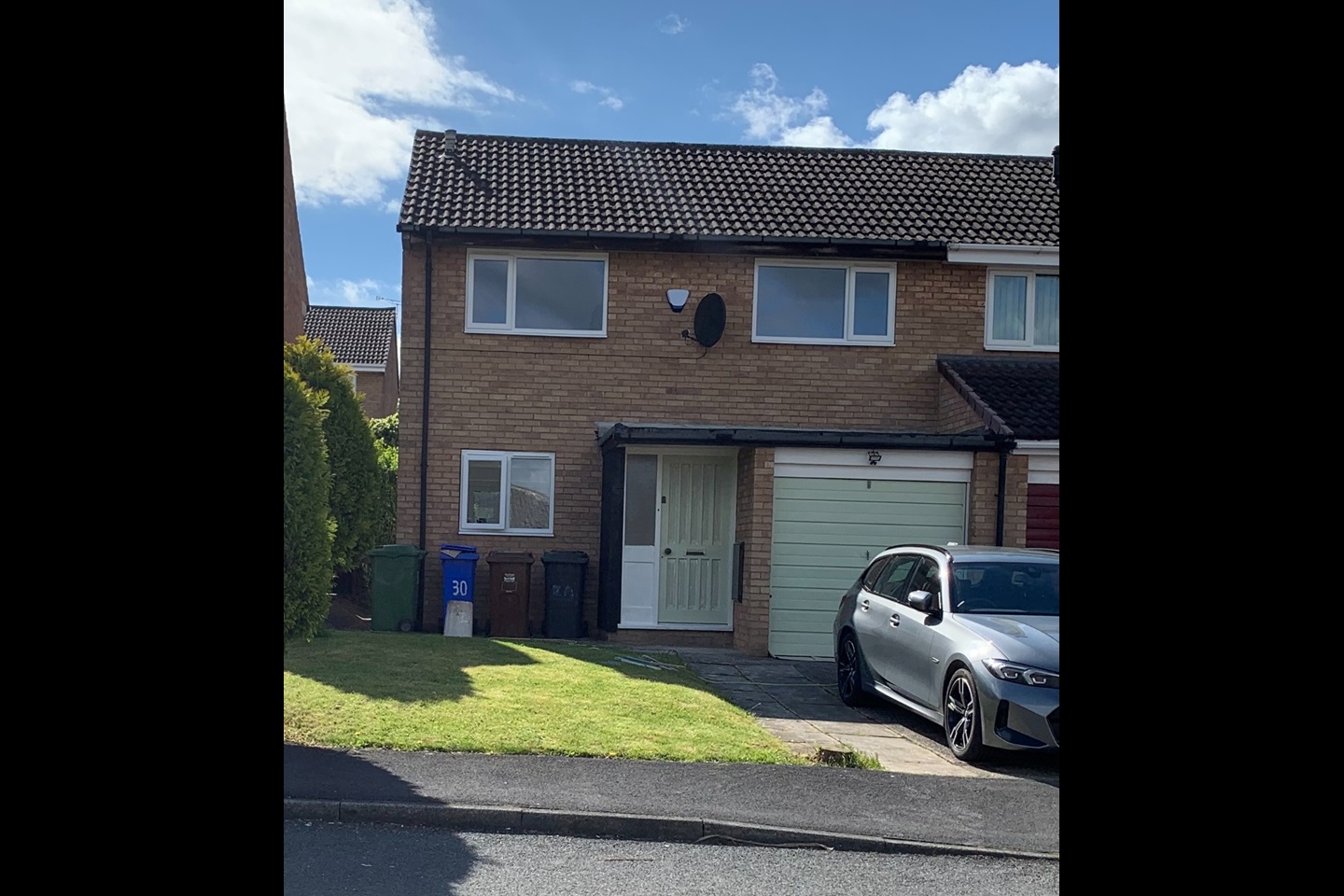 3 Bed Semi-Detached House, Harwood Gardens, S20