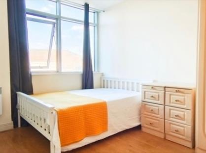 2 Bed Flat, Gerry Raffles Square, E15
