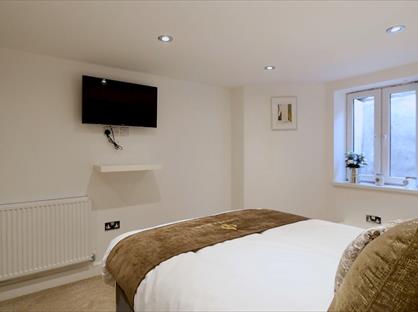 Room in a Shared House, Poplar Grove, SK2