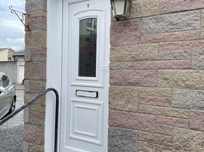 1 Bed Flat, Wyburn Place, KA8