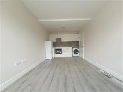 1 Bed Flat, High Street, SL1