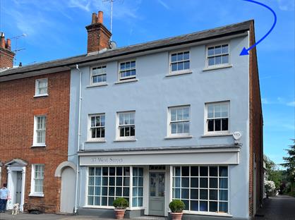 1 Bed Flat, West Street, GU9