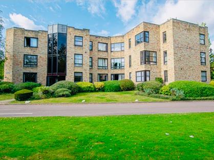 2 Bed Flat, Manhattan Drive, CB4
