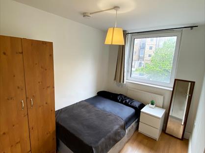 Room in a Shared Flat, Downfield Close, W9