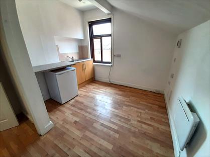 Bedsit, Windsor Crescent, YO15