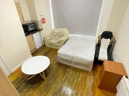 Studio Flat, Springfield Road, E5