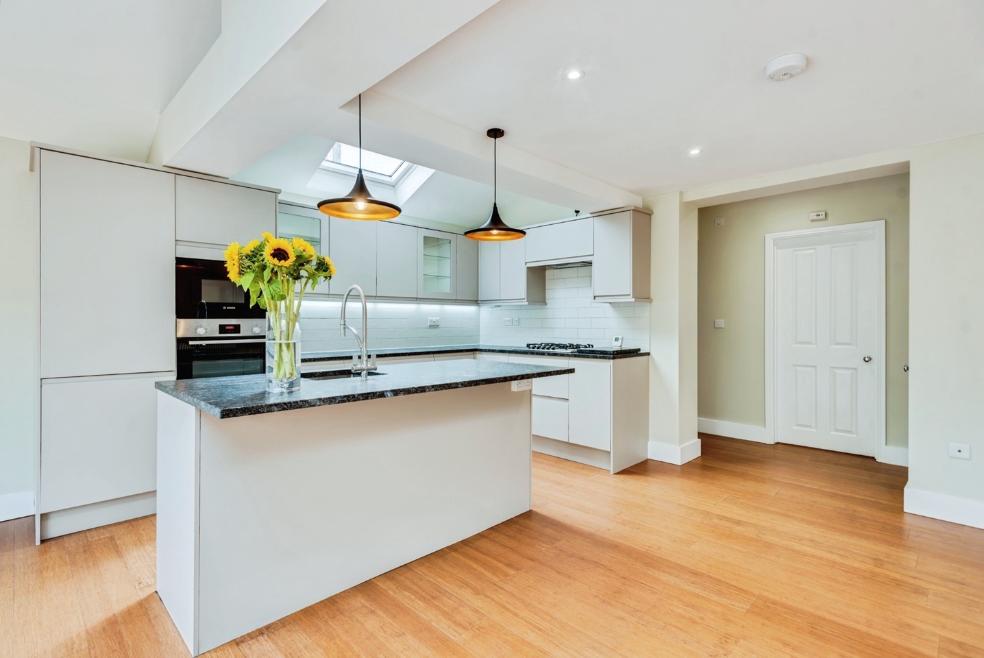 4 Bed Detached House, Old Road, OX3 photo 2