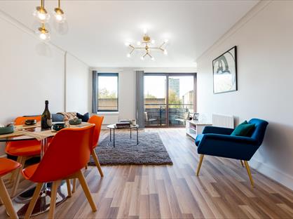 2 Bed Flat, Lion Court, E1W