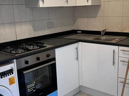 2 Bed Terraced House, Michigan Avenue, E12