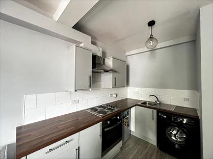 1 Bed Flat, White Hart Court, LN8