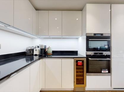 1 Bed Flat, Ambassador Building, SW11