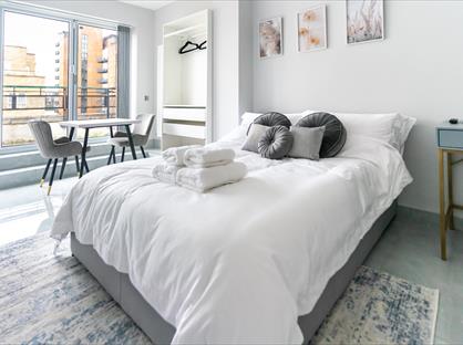 Studio Flat, St. Davids Square, E14