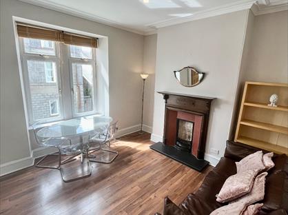 1 Bed Flat, Hollybank Place, AB11