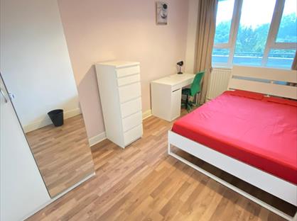 4 Bed Flat, President House, EC1V