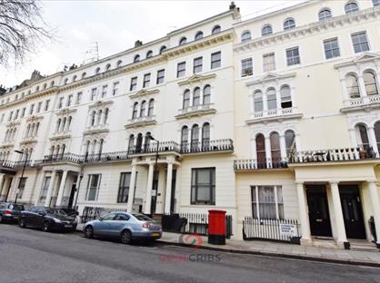 Studio Flat, Kensington Gardens Square, W2