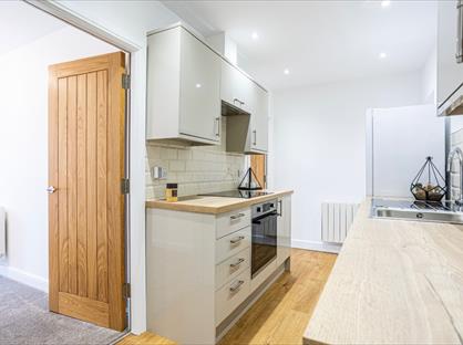 2 Bed Flat, Station Lane, WF7