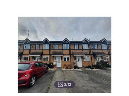 2 Bed Terraced House, Briarwood Close, TW13