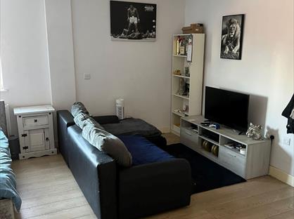 Studio Flat, Buckingham Street, HP20