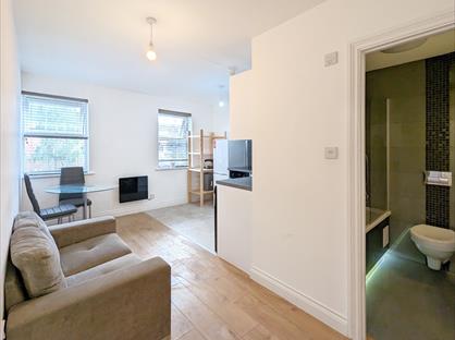 1 Bed Flat, Howard Close, EN9
