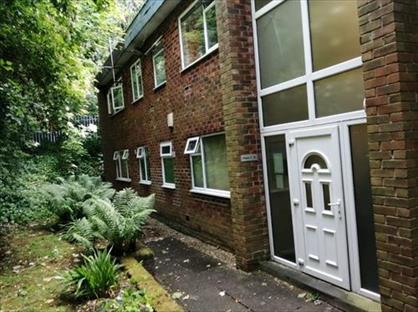 1 Bed Flat, Carlton Court, M25
